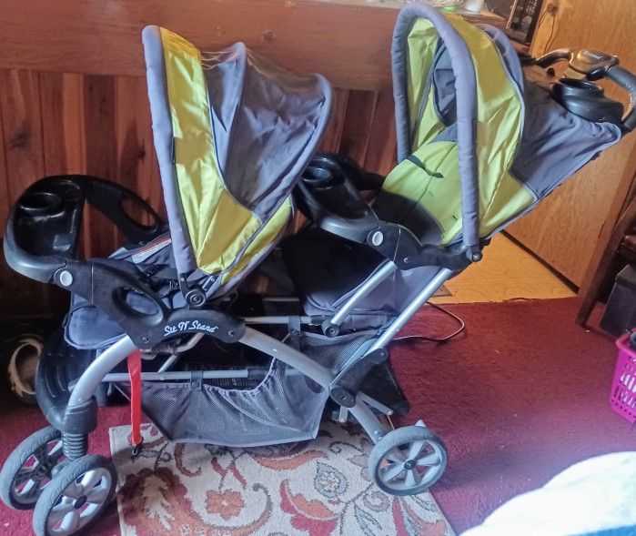 Double Stroller Excellent Condition Sit And Stand