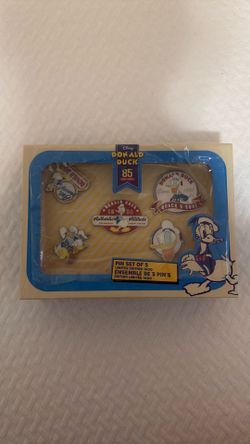 Donald Duck 85 year limited edition pin set
