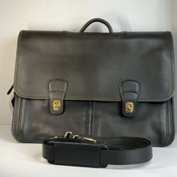 Coach Legacy 0532 briefcase is crafted from black leather