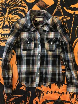 Women’s plaid flannel shirt