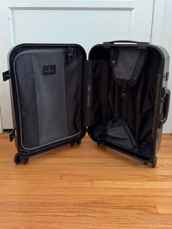 Solgaard Hardshell Carry-On Spinner Suitcase