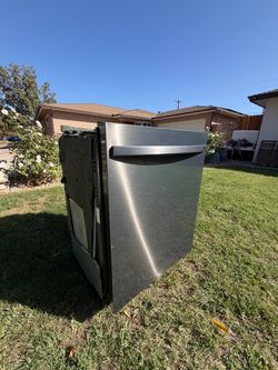 SANG SOME DISHWASHER FREE DELIVERY WORKS GREAT 175 $$Stainless Steel Dishwasher