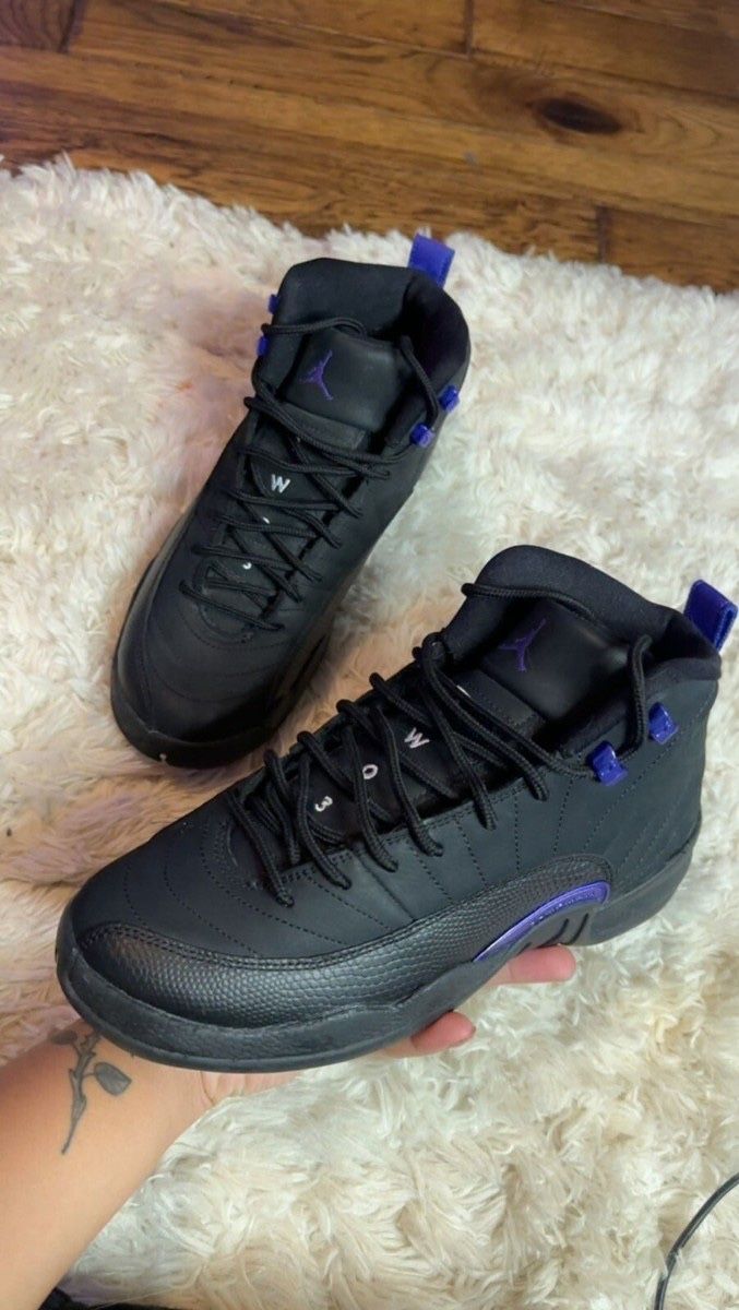 Jordan 12s Men Size 9.5/10 New