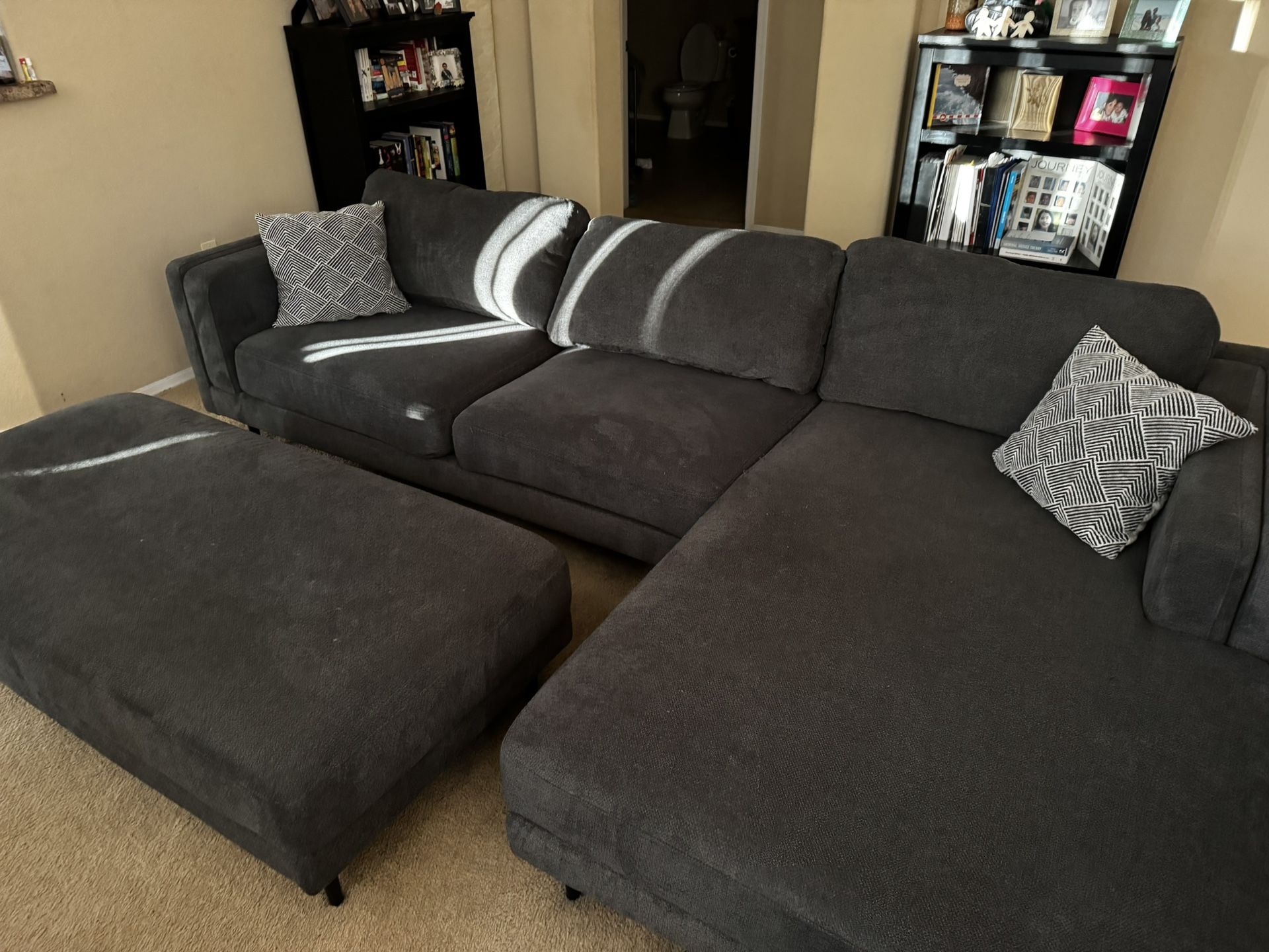 Sofa w/Ottoman