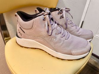 Ryka Womens Kenai Midtop Hiking Shoe, Blush pink