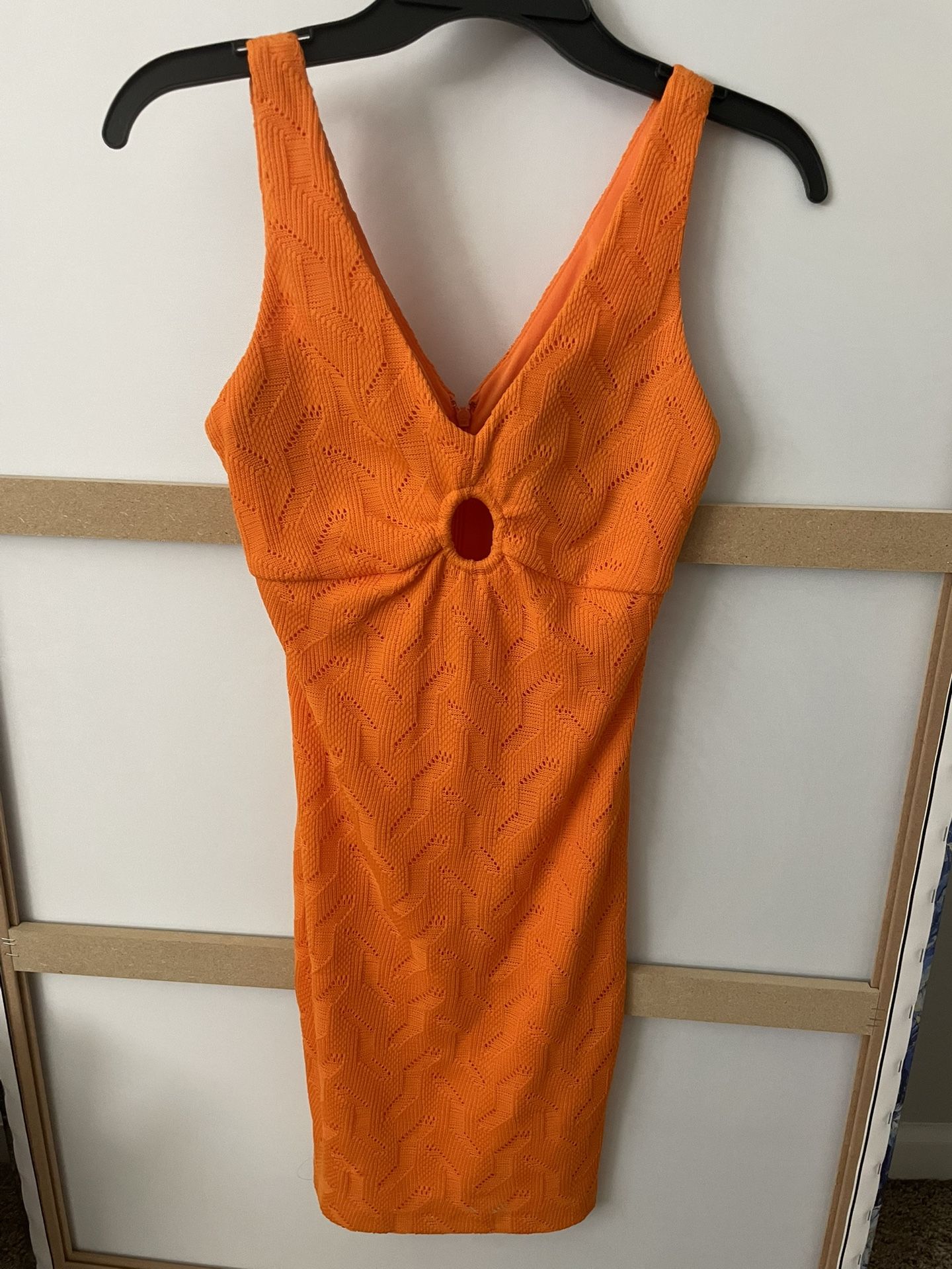 Guess Orange V Neck Short Dress Knits small New without tag