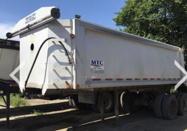 1992 Axle T/A End dump trailer 22’ overall length X 96 overall width