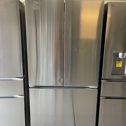 LG 26.5 cu. ft. Smart Counter-Depth MAX French Door Refrigerator