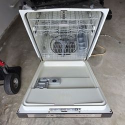 Frigidaire DISHWASHER 