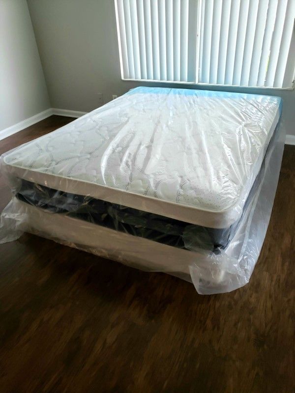 NEW QUEEN PILLOW TOP MATTRESS and BOX SPRING. Bed frame not included 👍