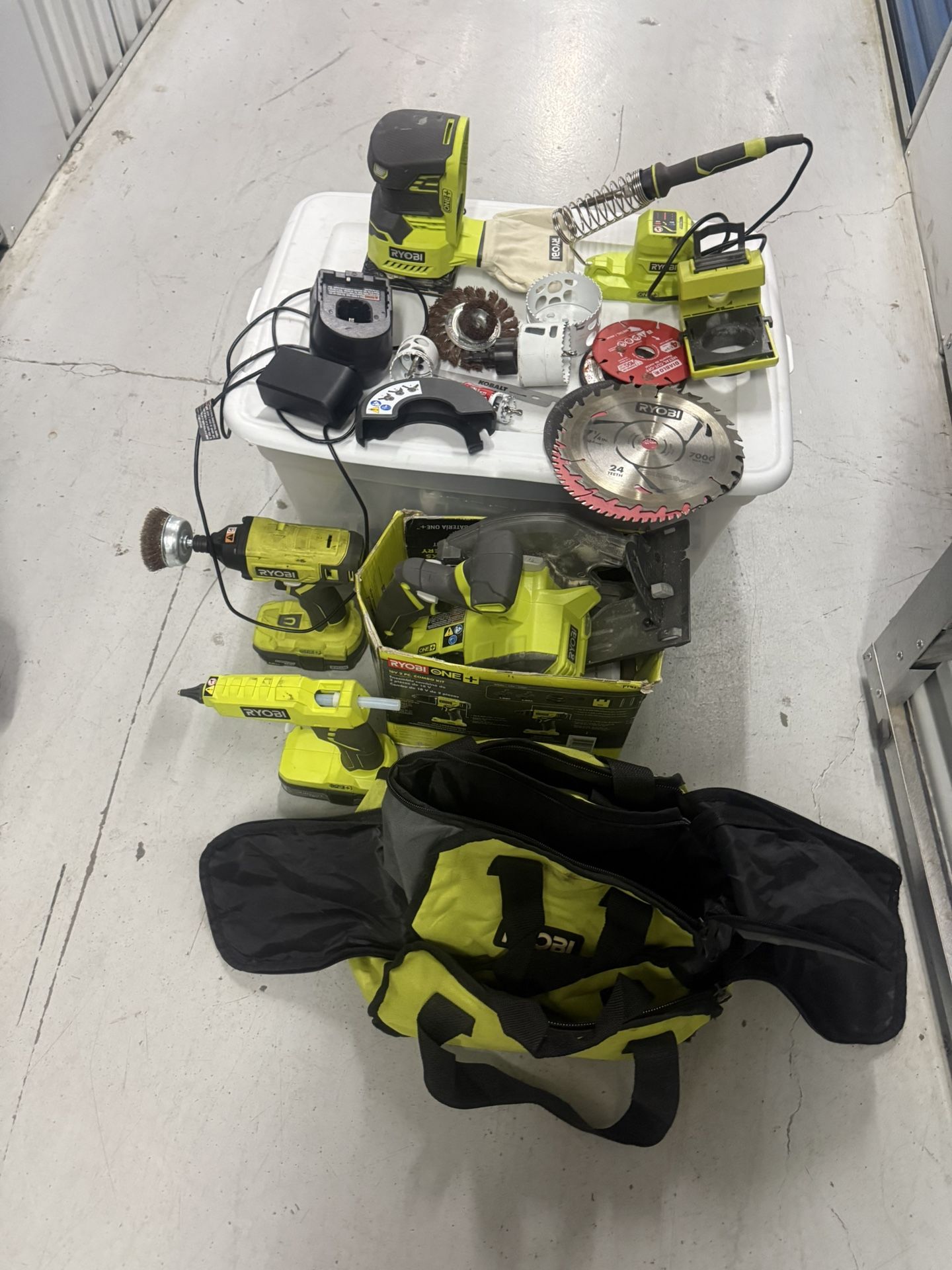 LOT OF RYOBI 18V TOOLS,SAW,DRILL,soldering Iron,Glue Gun,Quarter Sheet,CHARGER