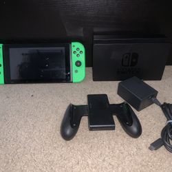 🚨TRADES/SELL🚨 Nintendo Switch Console V1 Unpatched and Moddable Bundle with Dock and Charger