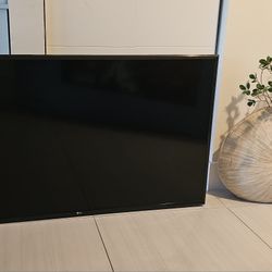 LG 50 INCH TV