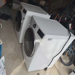 LG  washer and dryer set 375