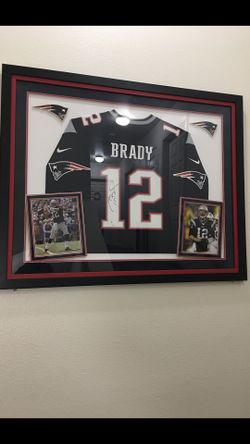 Authentic Tom Brady signed jersey in frame!