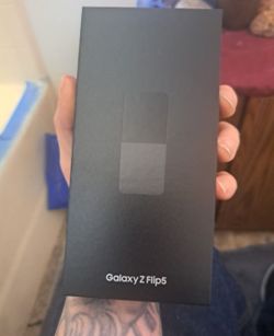 Brand New Verizon Z FLIP 5 256GB Trade For IPhone 14 Pro Max Or 14 Plus