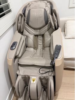 Osaka Titan luxe 3D massage chair pick up only