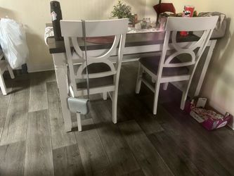 Dining table six seaters