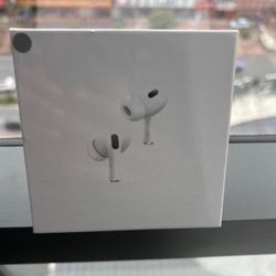 Apple AirPods Pro 2nd Generation with MagSafe Wireless Charging Case (USB‑C)