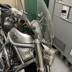 Selliing Wind Deflector For Harley Vrod