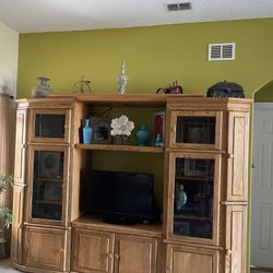 Armoire/Entertainment Center