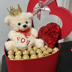 Valentines Day Arrangement Large  Heart Box 