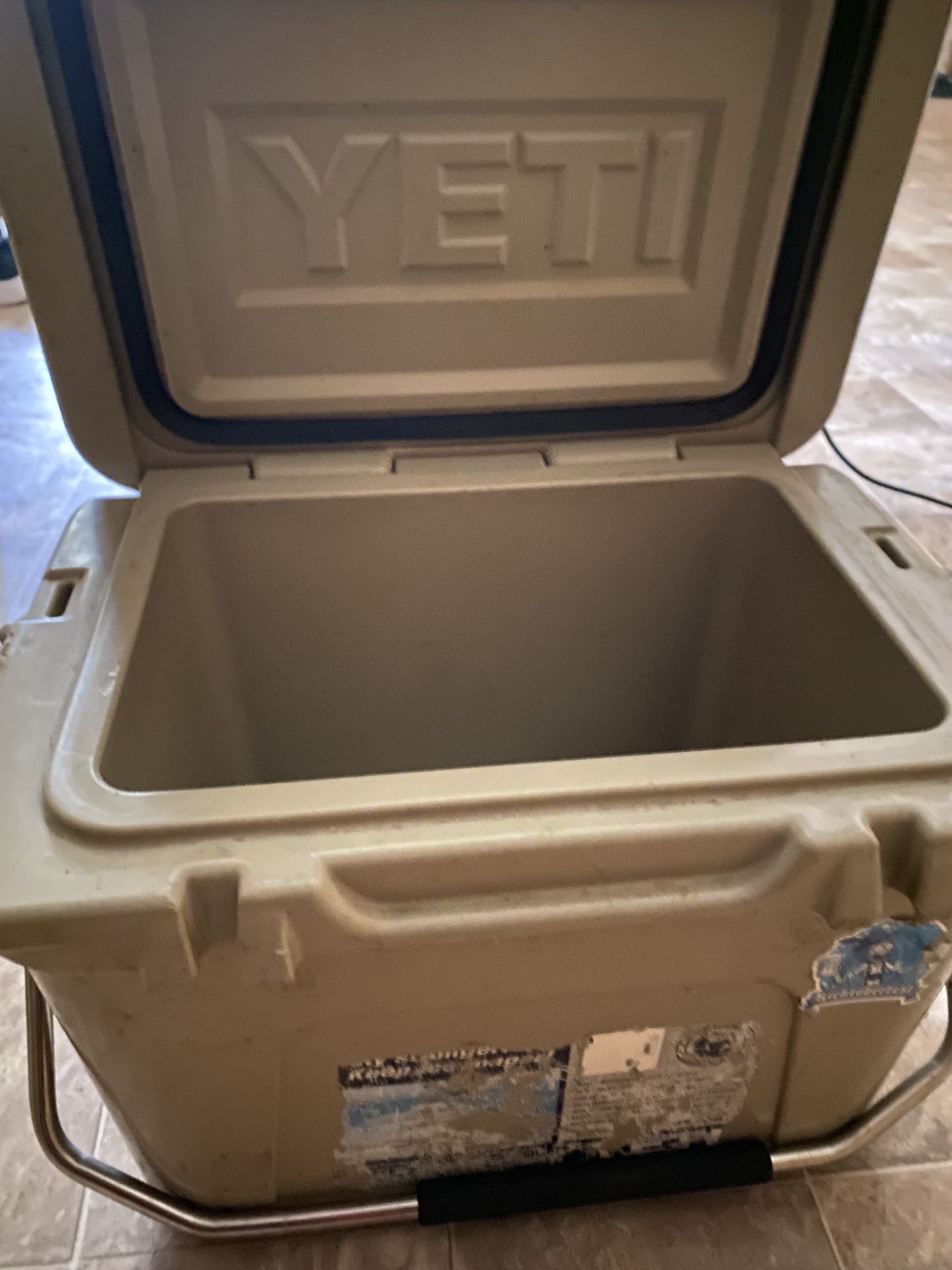 medium Size Used Yeti Cooler