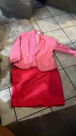 Skirt suit