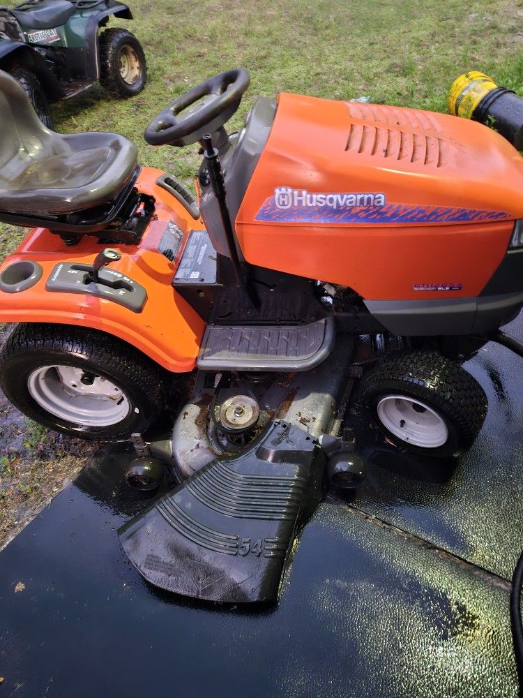 Husqvarna Riding Mower 54" Deck 26horse