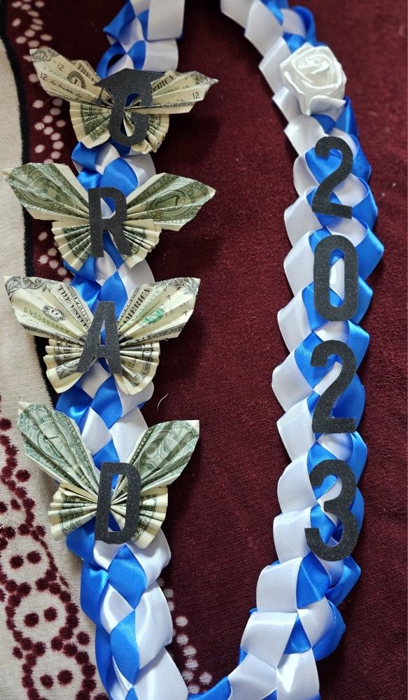 2023 Graduation Leis