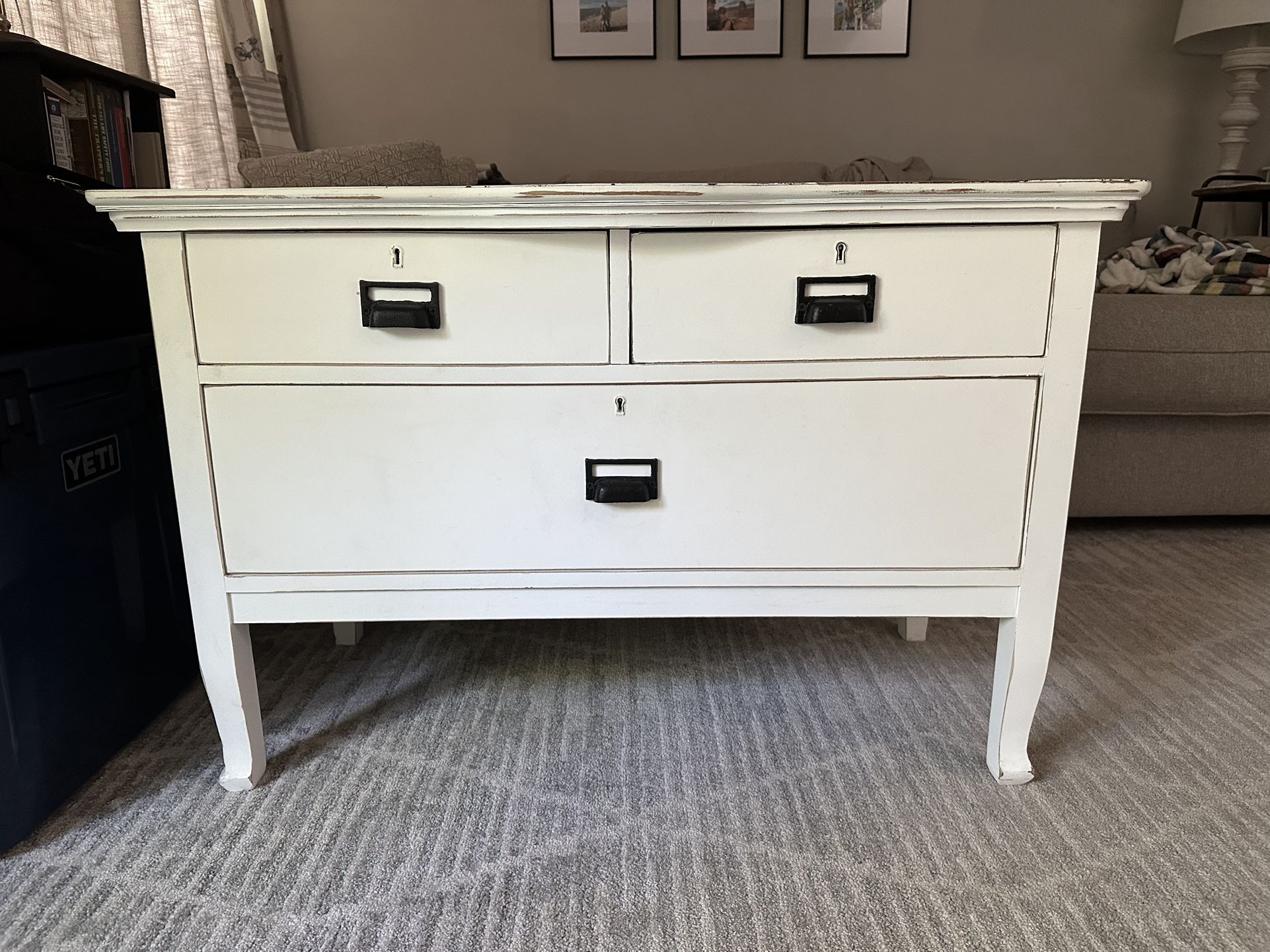 Storage table