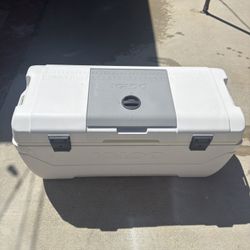 IGLOO MaxCold 165QT Cooler Icechest