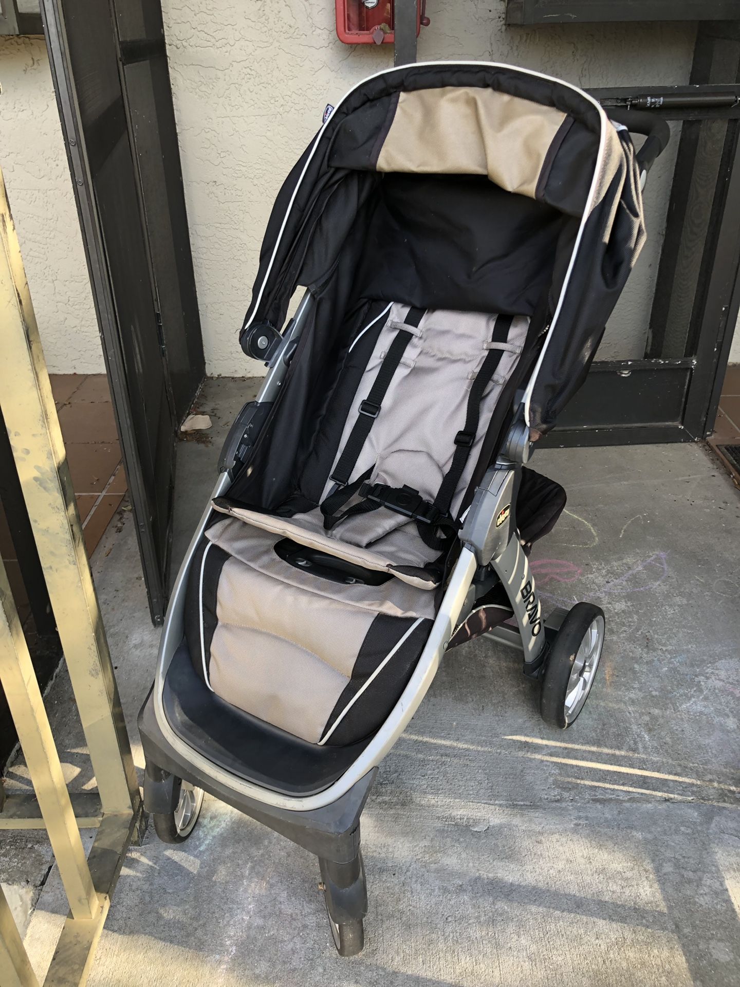 Stroller Chicco Bravo Travel System