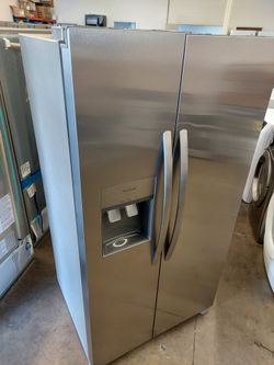 Frigidaire 26cu.ft Side-By-Side Refrigerator