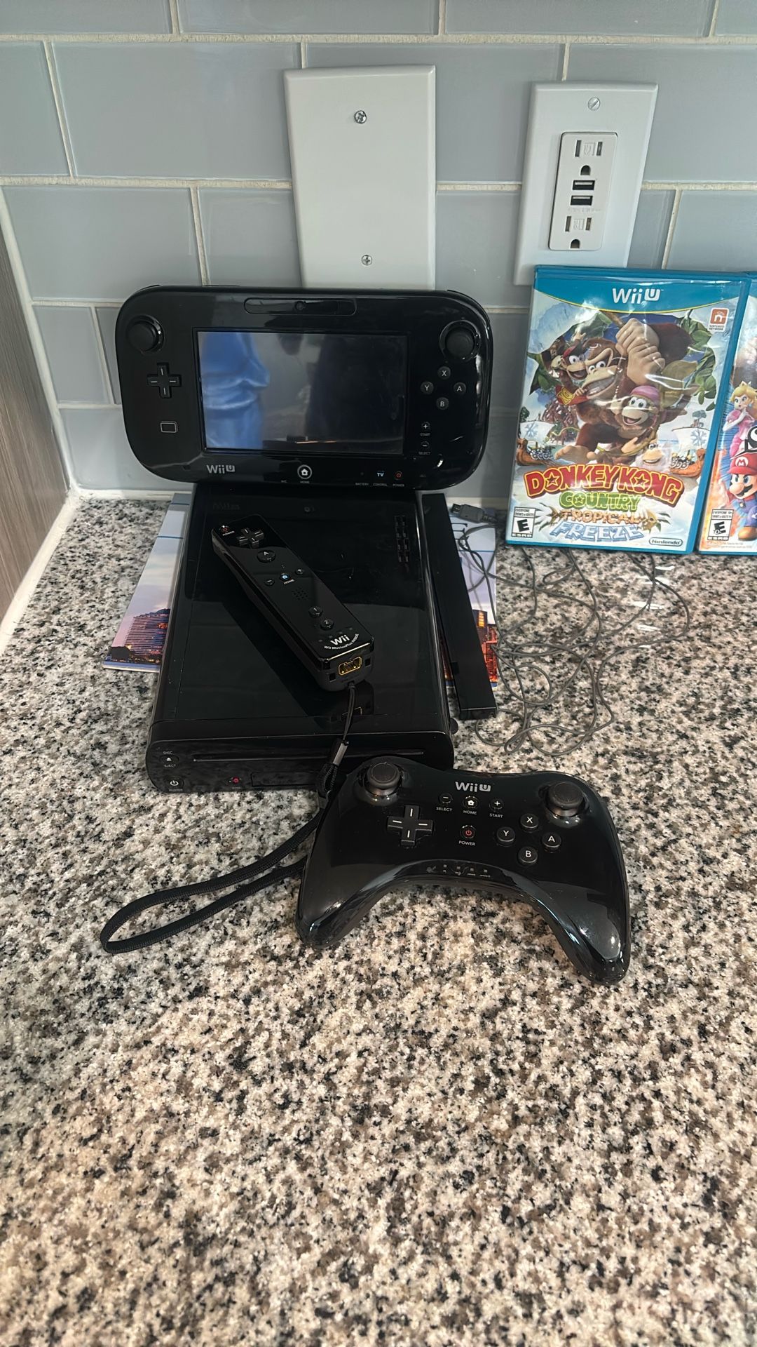 Nintendo Wiiu and 2 Games
