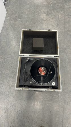 Turntable with road case