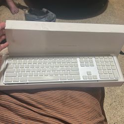 Apple Key Board New 