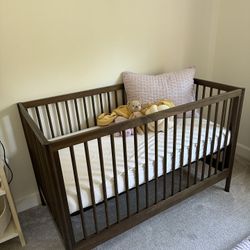 Near New-Crib And Naturepedic Crib Mattress 