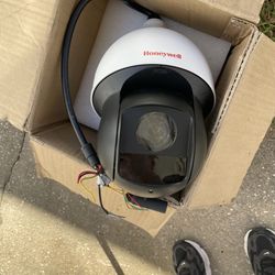 Honeywell PTZ Camera - HDP302DQI