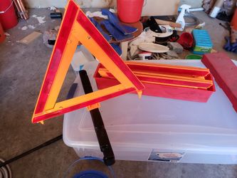 Emergency triangle road kit