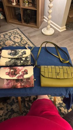 Simply Vera Crossbody