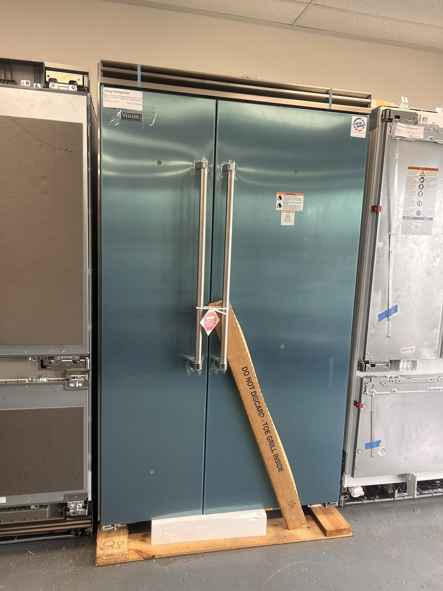 Big Discount Viking amazing deal for the Viking refrigerator Viking Professional 5 Series Quiet Cool 29.1 Cu. Ft. Side by Side Built In Refrigerato