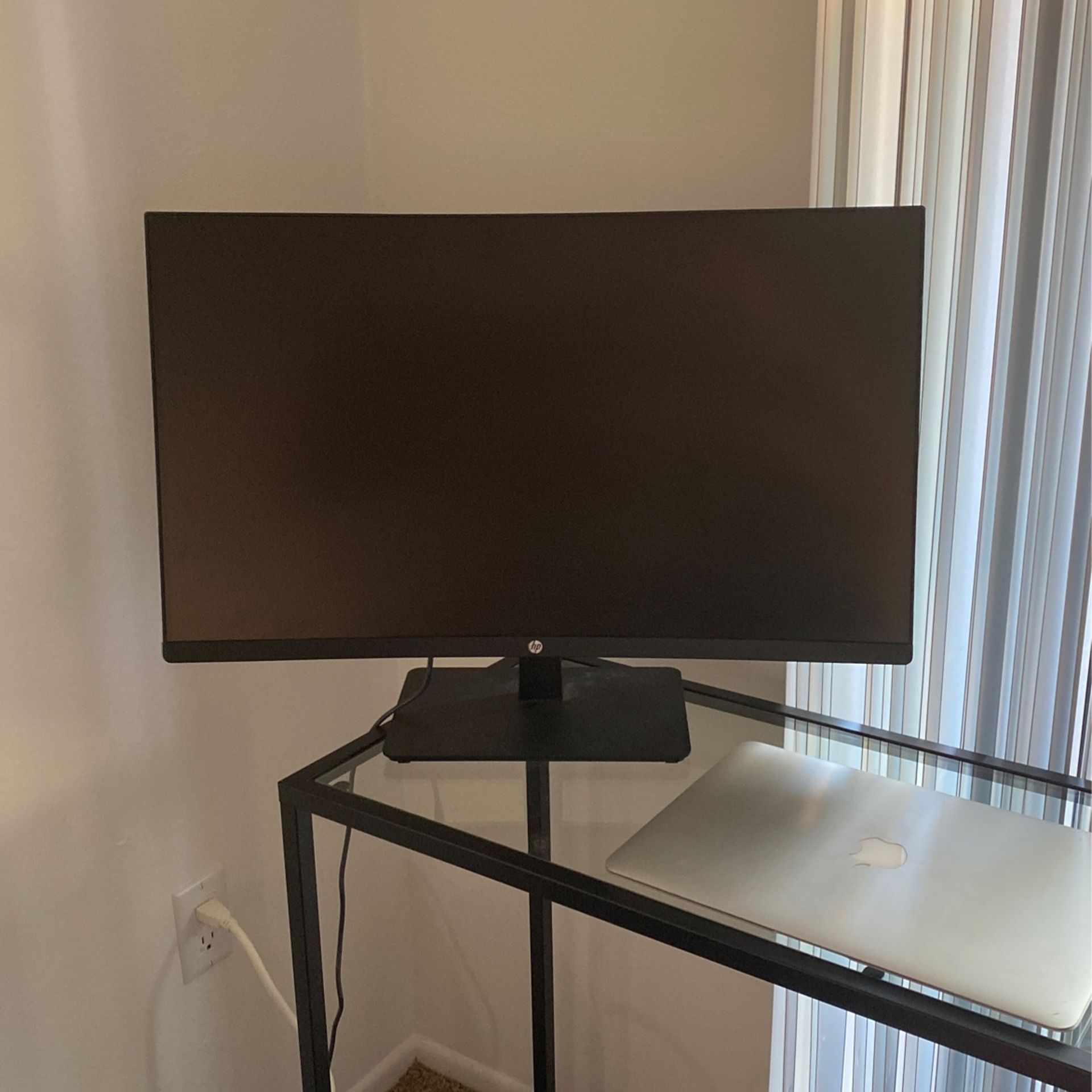 27in Curved Monitor By HP - LIKE NEW