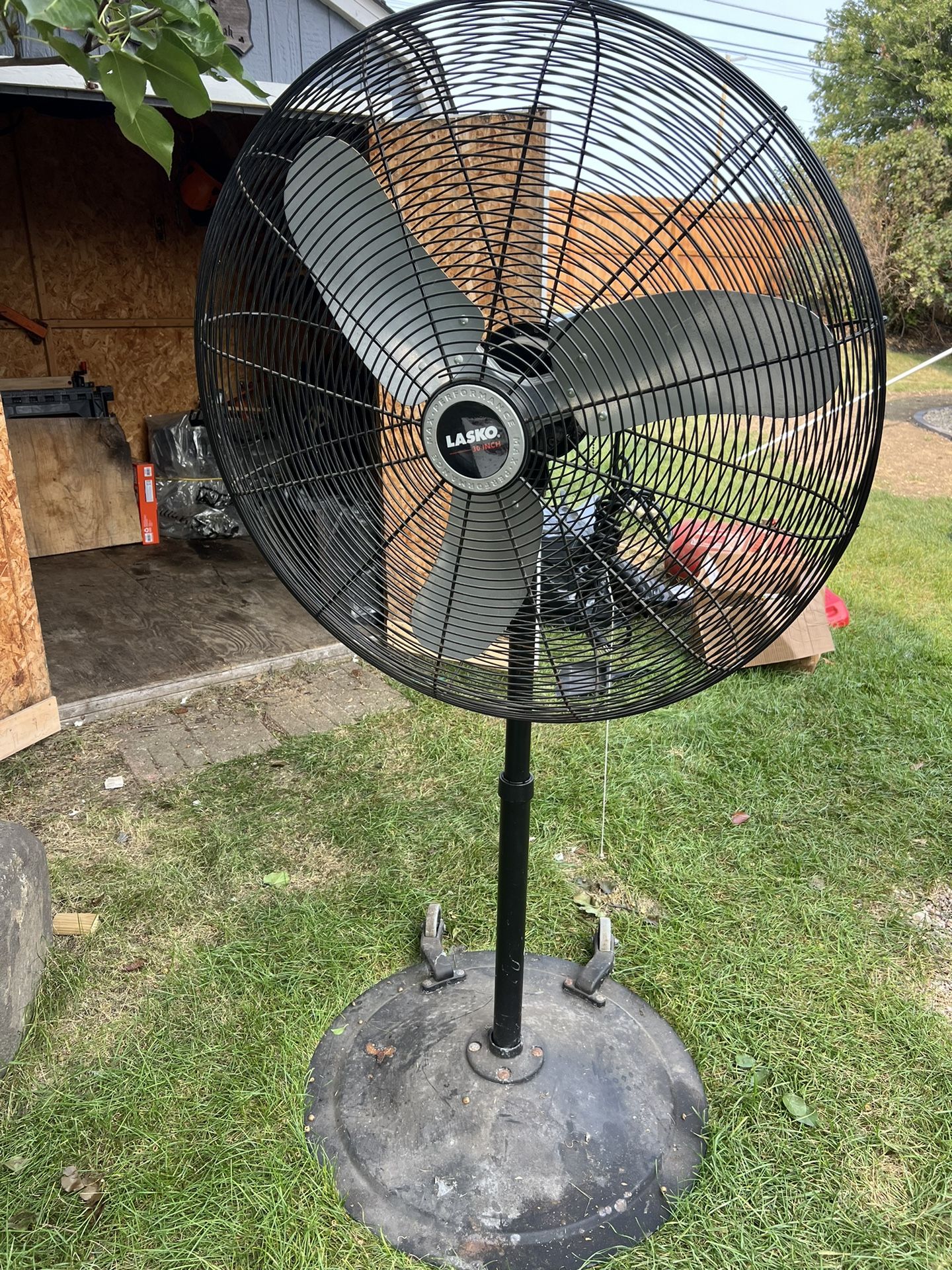 Lasko 30” Oscillating Fan Industrial Size HD