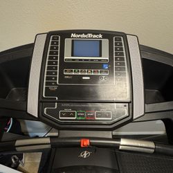 NordicTrack T 6.5 S Treadmill – 2.6 CHP, Incline, FlexSelect Cushioning