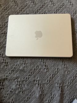Apple Mac book nano