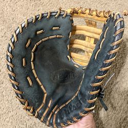 A2000 First Base Glove Left Hand Throw 