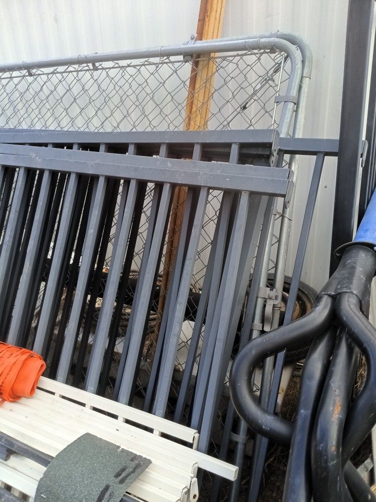 6 Fence Railings