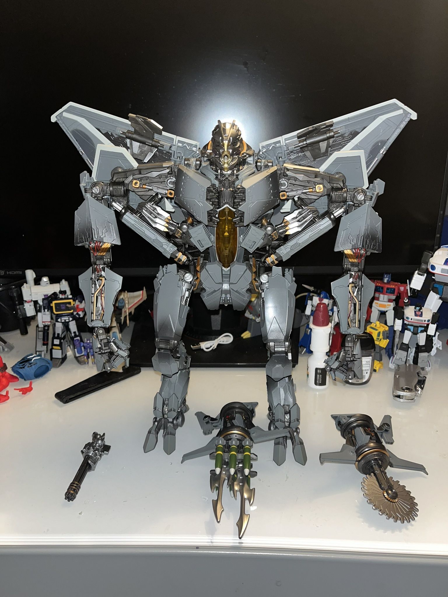 T10 Earthquake Star Sky Wings (Oversized TF MPM-10 Starscream)