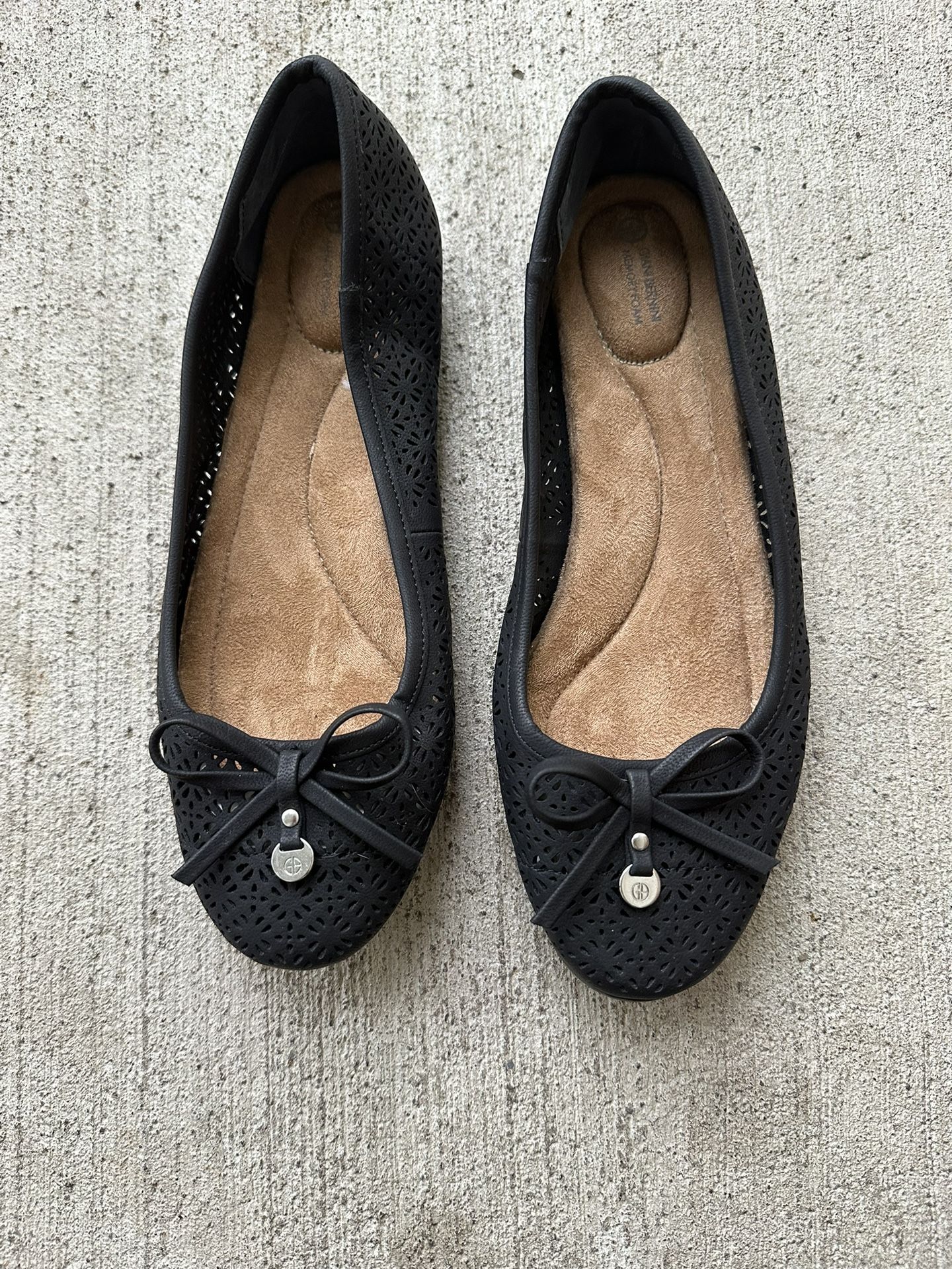 GIANI BERNINI Odeysa Memory Foam Perforated Ballet Round Toe Flats Black 8
